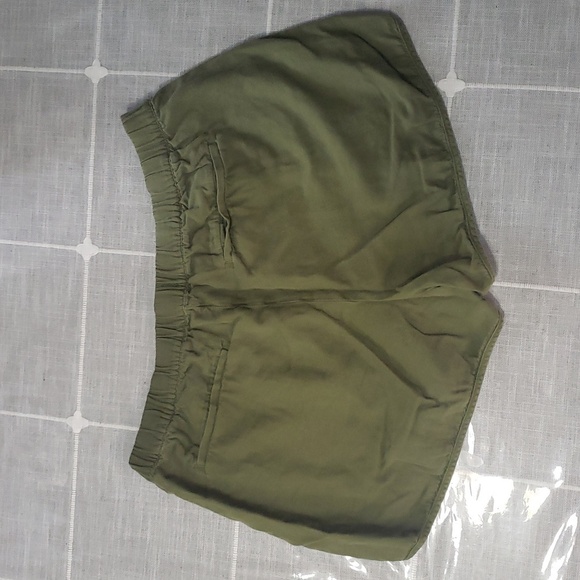 Madewell Pull-On Shorts in Desert Olive Size M - Picture 7 of 12